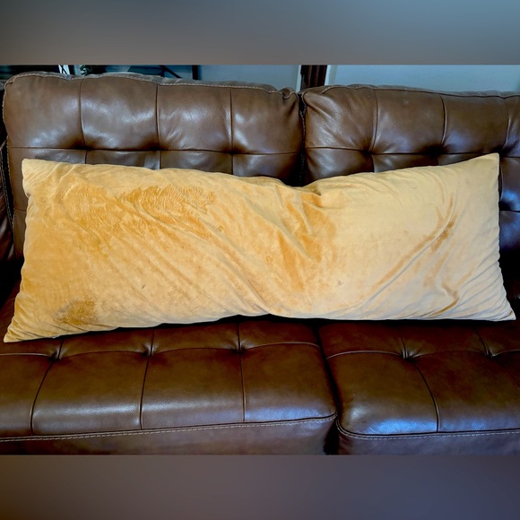MyPillow body pillow - Picture 1 of 2